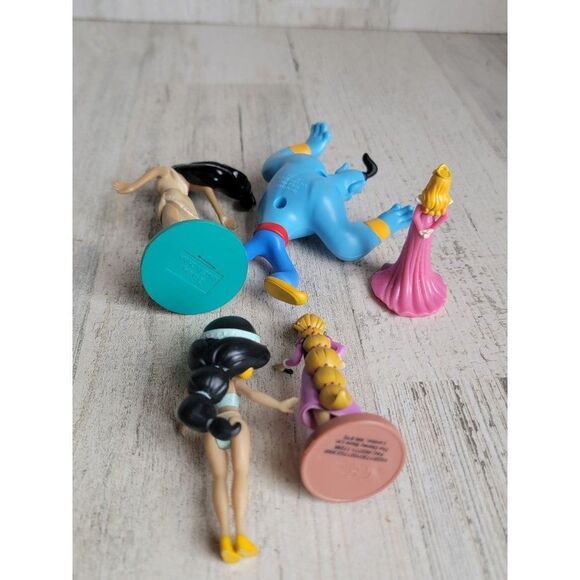 Unique variety Disney Tangled Aladdin Pocahontas toy set - Picture 8 of 8